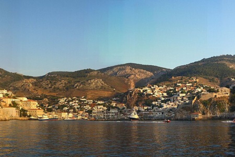 Saronic Passage — Hydra · Poros